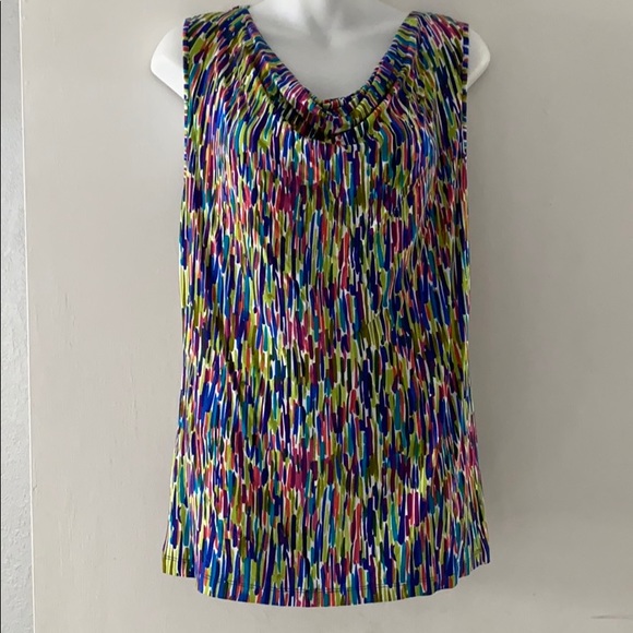 A scoop neck blouse/shirt - Picture 1 of 4